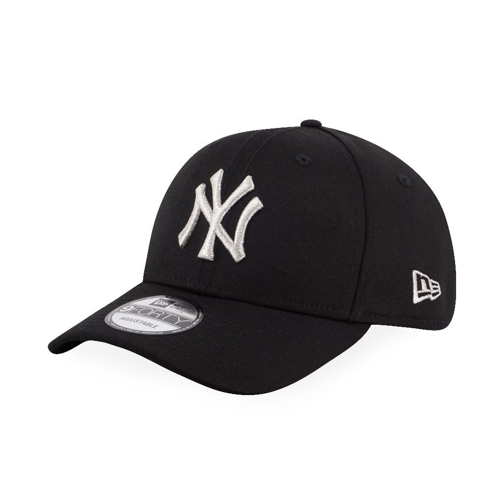 New Era MLB New York Yankees Black-Silver 9Forty Strapback Cap